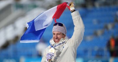 Copertina di “Io e la mia compagna avremo un bambino”, Fillon Maillet oro nella sprint di biathlon e poi l’annuncio