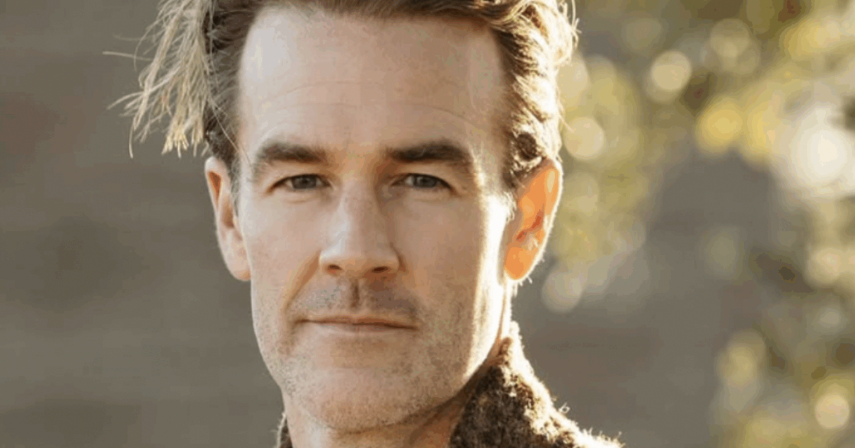 Perché James Van Der Beek si trovava in difficoltà economiche? “Il cancro colorettale è il secondo tumore con i costi di trattamento più elevati negli Stati Uniti” ma non solo. Ecco cosa aveva spiegato lui sui compensi di Dawson’s Creek