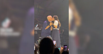 Copertina di Duetto “al bacio” a sorpresa: Aurora Ramazzotti sul palco della data zero di papà Eros emoziona i fan – Video