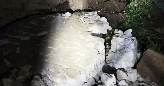 Muro di contenimento crolla su una palazzina a Formello (Roma): uomo muore in casa