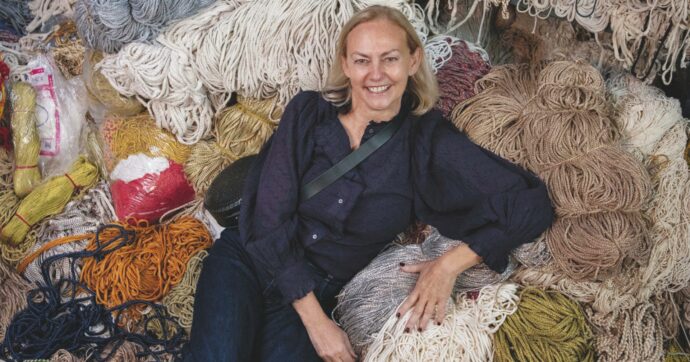 Copertina di Parla Gabriella Cortese che scappò ragazza da Torino, lavorò al Crazy Horse, che scoprì l’India e fondò Antik Batik