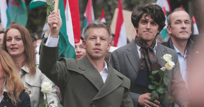 Ungheria, Magyar  il rivale di Orbán denuncia: “Io, ricattato con un sextape”