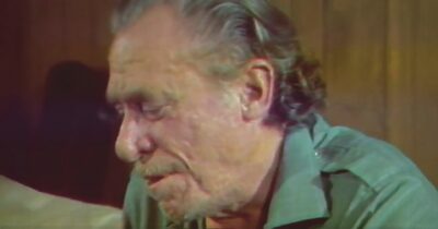 Copertina di ‘’Scrivere poesie non è difficile, è difficile viverle’’: il ritratto di Charles Bukowski