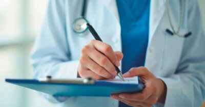 Copertina di I dottori dei migranti sotto attacco di Salvini perché curano persone