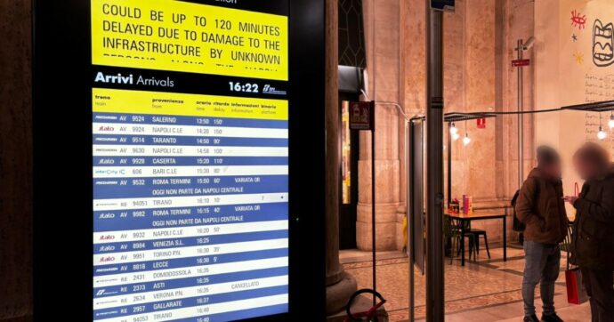 “Sabotaggi o non sabotaggi si danneggiano solo le persone così”, le testimonianze dei passeggeri in stazione a Milano