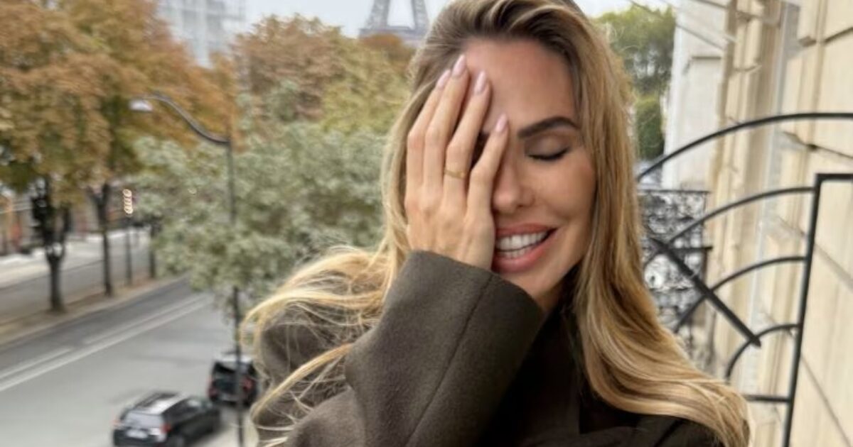 Ilary Blasi si sposa. Il diamante da sogno a Parigi nel giorno di San Valentino e la dedica a Bastian Muller: “Per sempre”