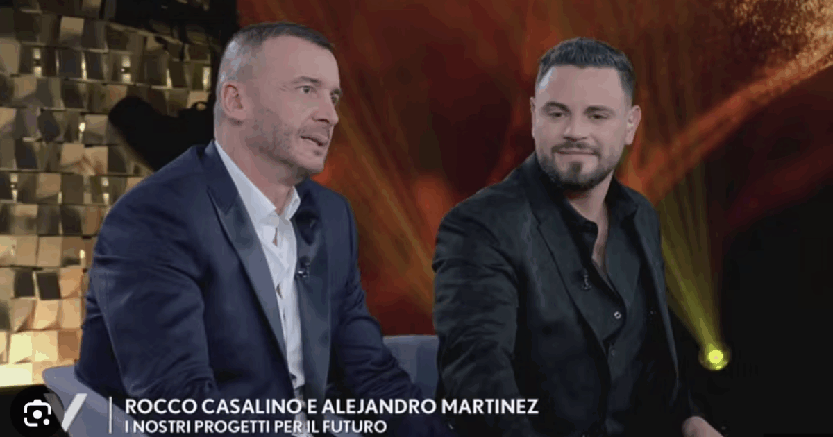 “Non ho mai amato nessuno così, mi sembra di non meritarlo”: Rocco Casalino in lacrime a Verissimo per la lettera d’amore del fidanzato Alejandro