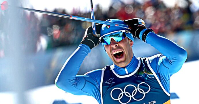 L’Italia è bronzo nella staffetta dello sci di fondo: la rimonta decisiva di Pellegrino, è la sua terza medaglia ai Giochi