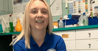 Copertina di Laura Marzaroli e l’appello dell’Enpa Milano per nuovi volontari: “Aiutare gli animali produce una gioia immensa”