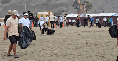 Copertina di La spiaggia più popolare del Perù chiude. Il sindaco: “I turisti hanno generato oltre 20 tonnellate di spazzatura in una settimana. Serve educarli con le cattive”