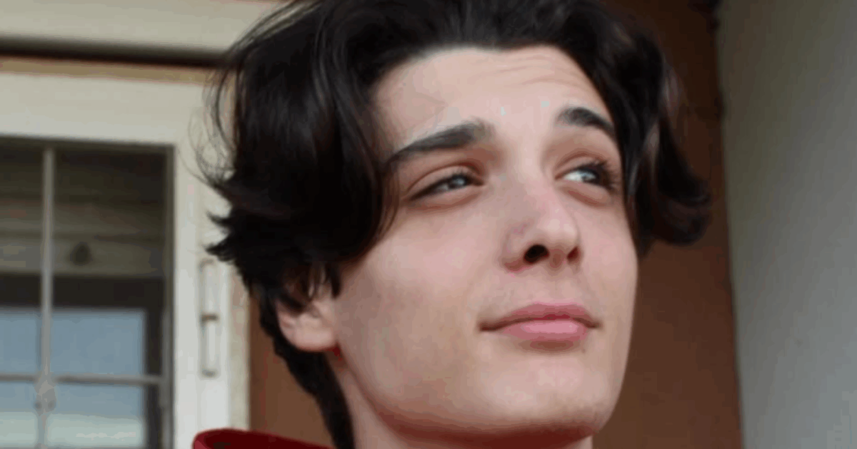 È morto Damiano Alberti, aveva 23 anni. Il content creator raccontava sui social il suo percorso con un cancro alla gamba