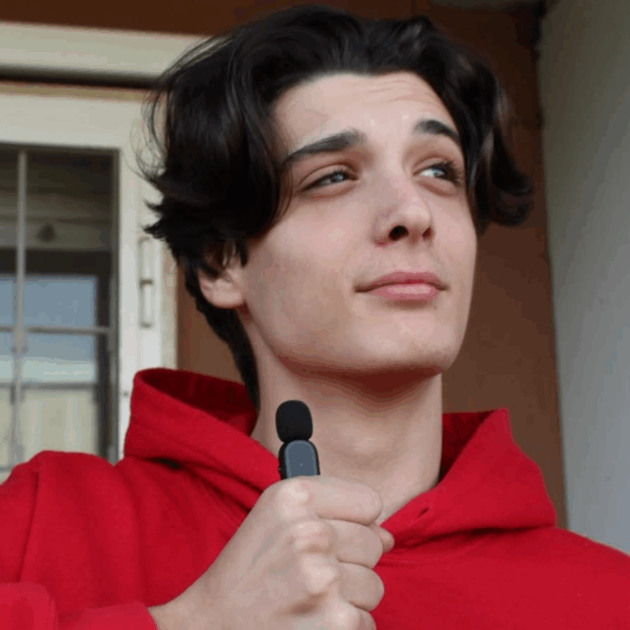 È morto Damiano Alberti, aveva 23 anni. Il content creator raccontava sui social il suo percorso con un cancro alla gamba