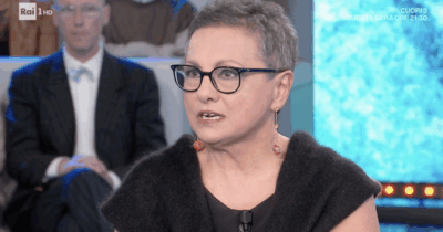 Copertina di “Claudio Villa era un po’ birichino, però credo che non mi abbia mai tradito. Anche perché ti sposi con una ragazza giovane tutta per te, che fai? La tradisci?”: parla Patrizia Baldi