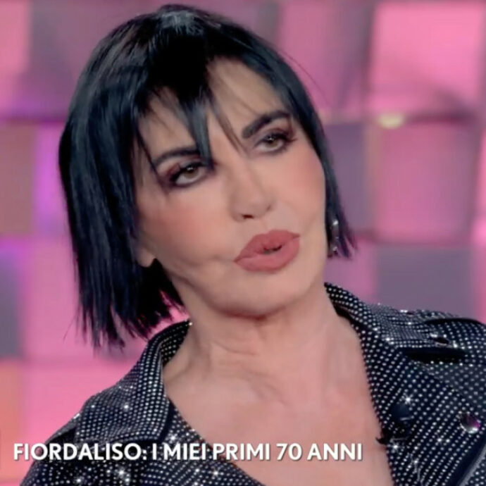 “Ho ancora pochi anni davanti. La vita è come una pizza, quando nasci sei una pallina che lievita, io ora sono sulla pala”: così Fiordaliso a “Verissimo”