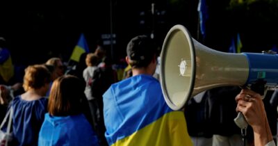 Copertina di Recanati, minacce e insulti a un liceale dopo l’incontro coi reporter: “Ha invitato putiniani a scuola”