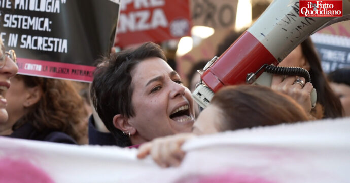 Copertina di “Il ddl Bongiorno fa ricadere su chi la violenza la subisce l’obbligo di dire esplicitamente No”: il corteo a Roma