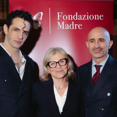 Copertina di “Confrontarmi con i bambini malati è un regalo immenso. Incontro da 5 anni ragazzi negli ospedali e nelle carceri”: parla Achille Lauro