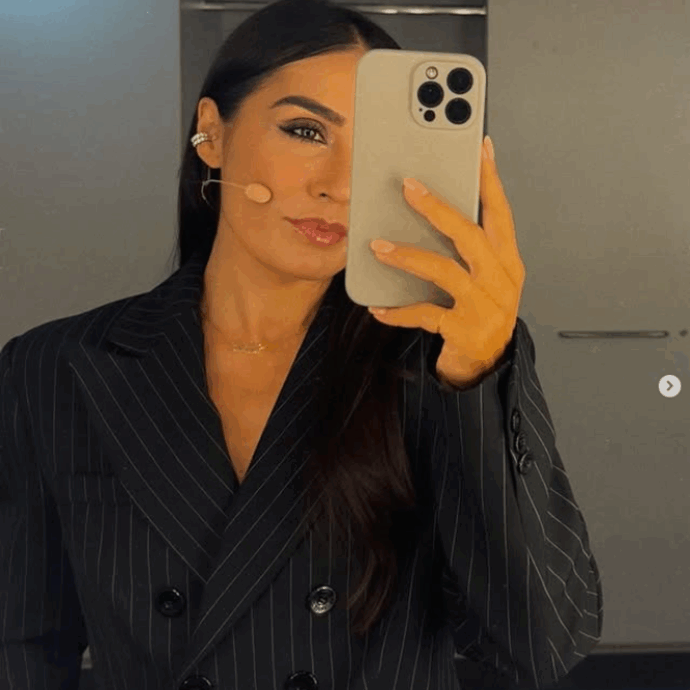 Sanremo 2026, chi è Manola Moslehi conduttrice del PrimaFestival: “Amo le donne, non ho mai avuto dubbi”. Il passato ad Amici e la cicatrice di 25 centimetri