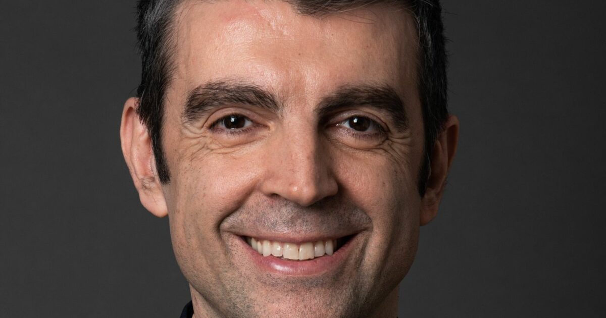 Sanremo 2026, chi è Federico Basso, conduttore del Dopofestival assieme a Nicola Savino: da Zelig a LOL, e il precedente all’Ariston