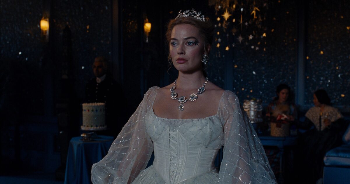 Tutte pazze per le guance “melograno” di Cime Tempestose: ecco come copiare il trucco di Margot Robbie nel film (con gli stessi prodotti)