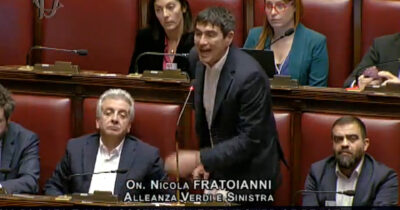Copertina di “Board of Peace? Natura inaccettabile, indignati dal discorso vuoto di Tajani”: l’affondo di Fratoianni in Aula