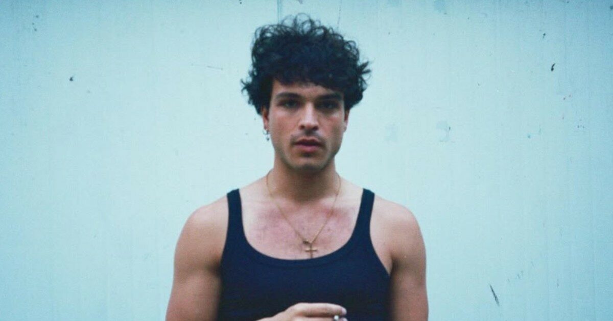 “A Sanremo piangerò quasi sicuramente. I miei genitori famosi? Non mi hanno mai aiutato economicamente”: Leo Gassmann al Festival con “Naturale”