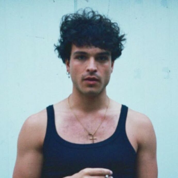 “A Sanremo piangerò quasi sicuramente. I miei genitori famosi? Non mi hanno mai aiutato economicamente”: Leo Gassmann al Festival con “Naturale”