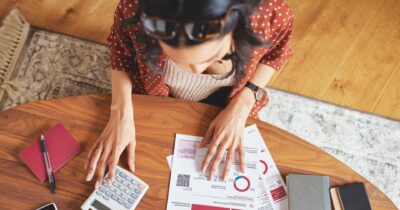 Copertina di Bollette, il decreto è appeso all’Ue. Scontro tra governo e imprese sullo sconto ai produttori