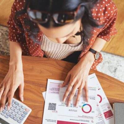 Copertina di Bollette, il decreto è appeso all’Ue. Scontro tra governo e imprese sullo sconto ai produttori