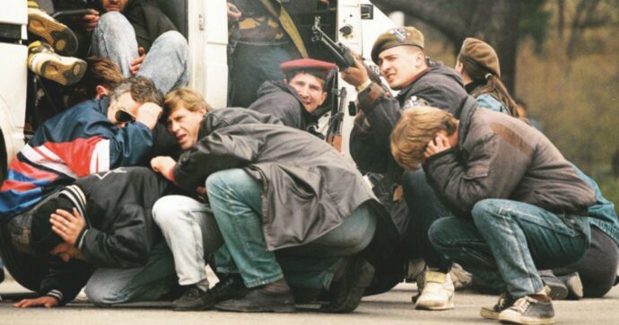 “A Sarajevo, tra i cecchini del fine settimana,  un cacciatore piemontese  uccideva  donne”