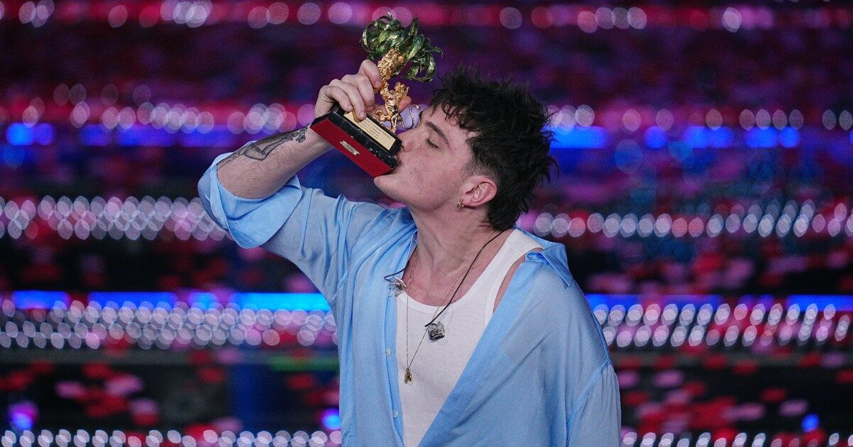 Sanremo, tutti i vincitori del Festival dagli anni ’90 a oggi: le ultime ballad sanremesi, l’irruzione del televoto e il trionfo della Gen Z