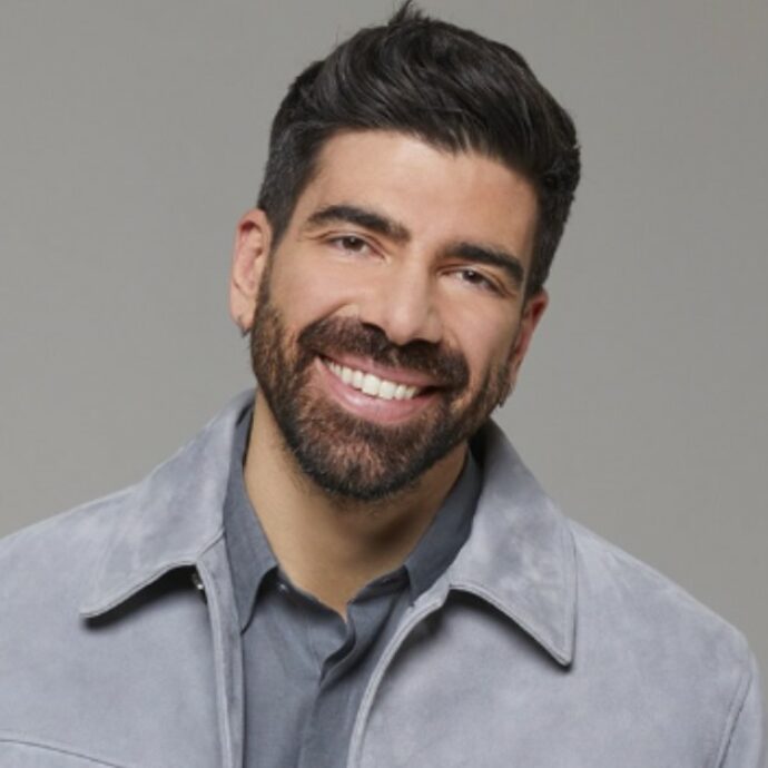 “Quando ho cominciato io le persone diventavano virali con una gara di rutti, molti di loro ora non sono più una realtà”: Gianluca Gazzoli conduttore delle Nuove Proposte a Sanremo