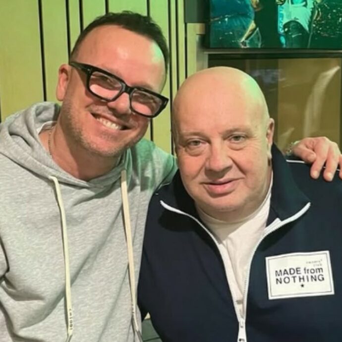 È morto Vincenzo D’Agostino, addio al paroliere di “Rossetto e caffè” e dei successi di Gigi D’Alessio. Sal Da Vinci: “Il poeta dell’amore ci ha lasciato senza fare rumore”