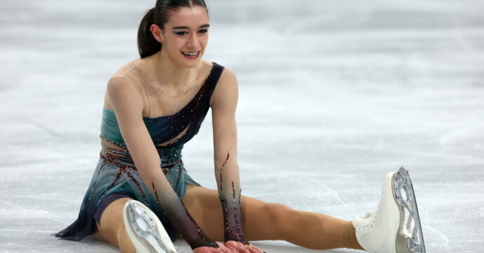 Lara Naki Gutmann seduta sul ghiaccio dopo il suo libero: “Ero così felice e commossa per quello che sono riuscita a fare”