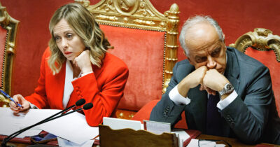 Copertina di Lavoratori stranieri, col decreto flussi rischiamo più irregolari di quanti ne rimpatriamo. Il rapporto di Ero Straniero