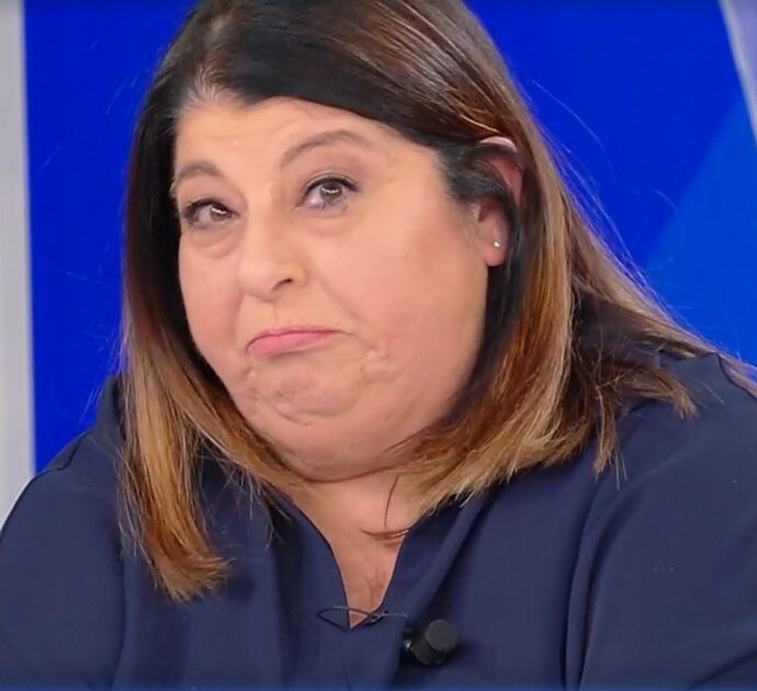 “Sono stata con tanti uomini e li ho traditi, le donne sono tutte diavoli”, “Se ami non tradisci”: scontro in diretta tra la vincitrice di The Voice Senior e Giorgia Palmas