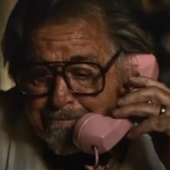 Al Pacino torna “avvocato del diavolo” ne Il filo del ricatto: tre pose al telefono che valgono il film