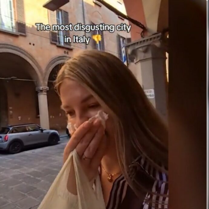 “Invece di minacciarmi di morte, prendete secchio e spazzolone e andate in centro a Bologna”: la tiktoker risponde dopo il video sulla sporcizia in città