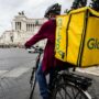 Copertina di Caso Glovo, Gip: “Caporalato, il controllo ora al Tribunale”