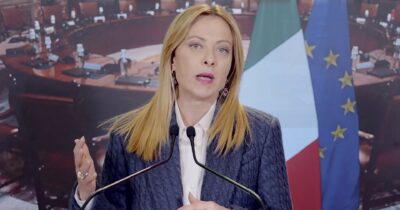 Copertina di Decreto bollette, altro che aiuti: Meloni ha tagliato i bonus alle famiglie