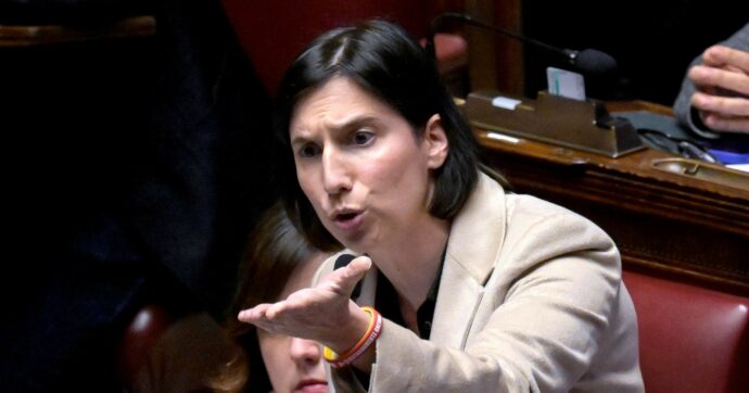 Tutto il Pd sale sul carro del no. Schlein ci crede e fa il giro d’Italia