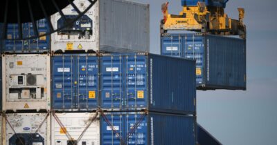 Copertina di Dazi bocciati, Ue: “Contatti con gli Usa per avere chiarezza”. Canada: “Dimostra che erano ingiustificati”. Le reazioni