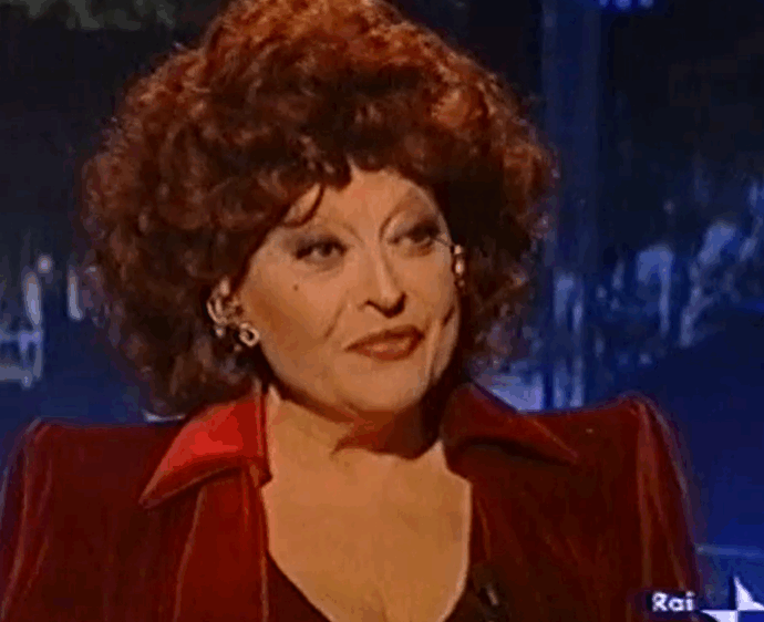 È morta Angela Luce: addio alla “voce di Napoli” che ha lavorato con i più grandi, da Mastroianni a Sordi e De Filippo