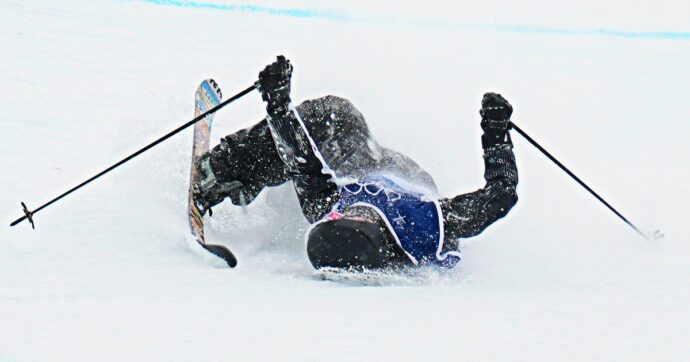 Perde il controllo, cade violentemente e batte collo e testa: terribile incidente per Finley Melville Ives