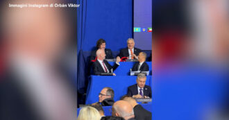 Copertina di Al Board of Peace per Gaza Milei, Orban e Infantino cantano e ballano sulle note di Elvis Presley