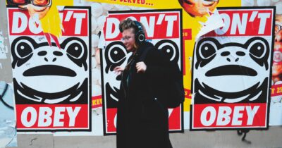 Copertina di Un manifesto  di disobbedienza  alla guerra, assurda  e inutile sempre