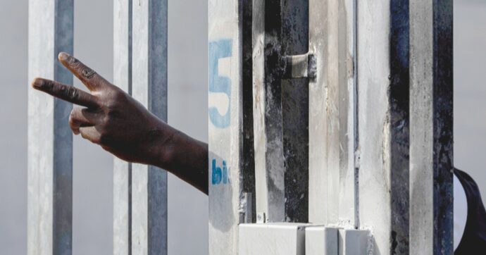 Fu rimandato in Africa,  il giudice: “Può tornare”