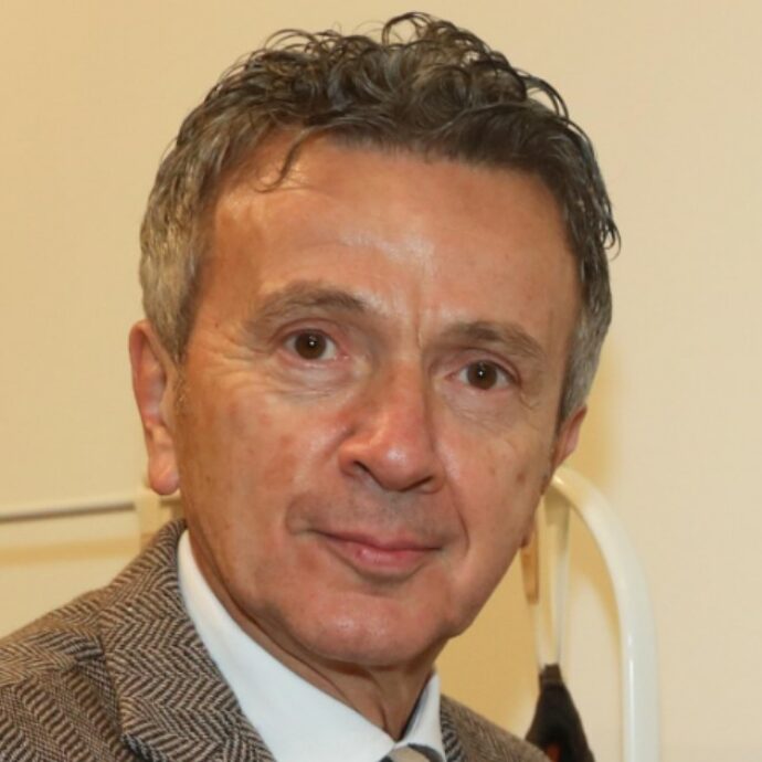 “Dormivo fino alle 3 di notte sul tavolo della bisca dove la gente giocava d’azzardo. A 23 anni avevo conti correnti incredibili ed ero abbastanza arrogante”: le rivelazioni di Pupo