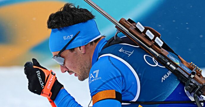 Giacomel, che sfortuna: era primo nella mass start, poi il ritiro per un malore