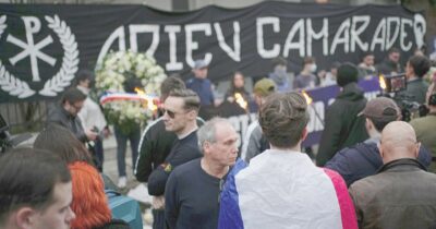 Copertina di Francia, tremila a Lione per Deranque fra svastiche e cori “Heil Hitler”